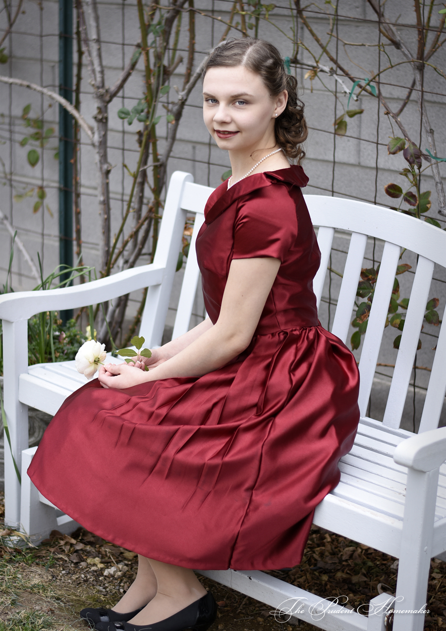 40 s Inspired Red Dress THE PRUDENT HOMEMAKER