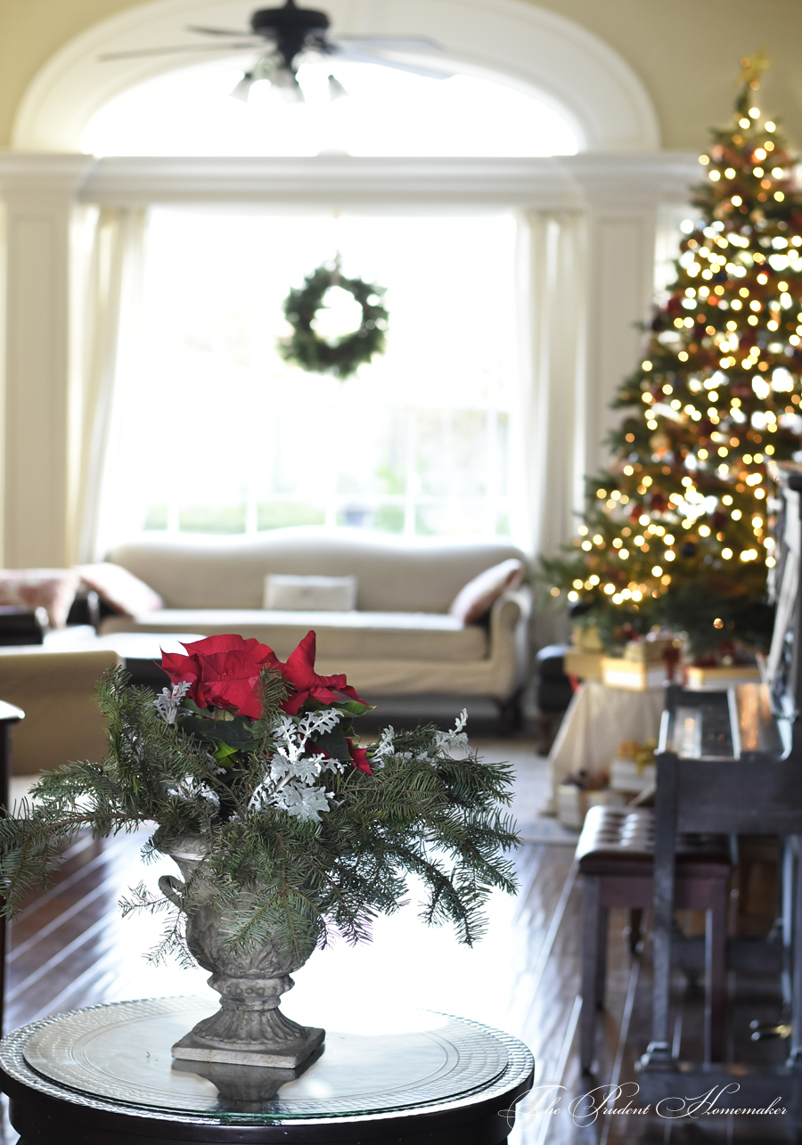 Christmas Entry Table and Living Room The Prudent Homemaker