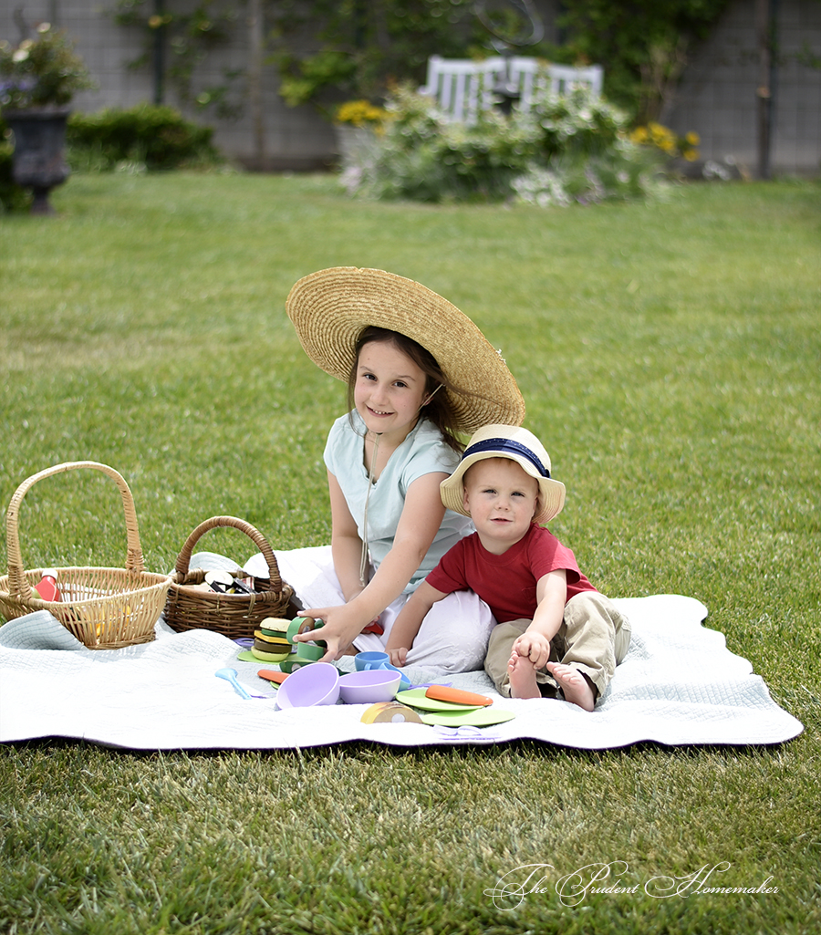 Picnic in the Garden The Prudent Homemaker